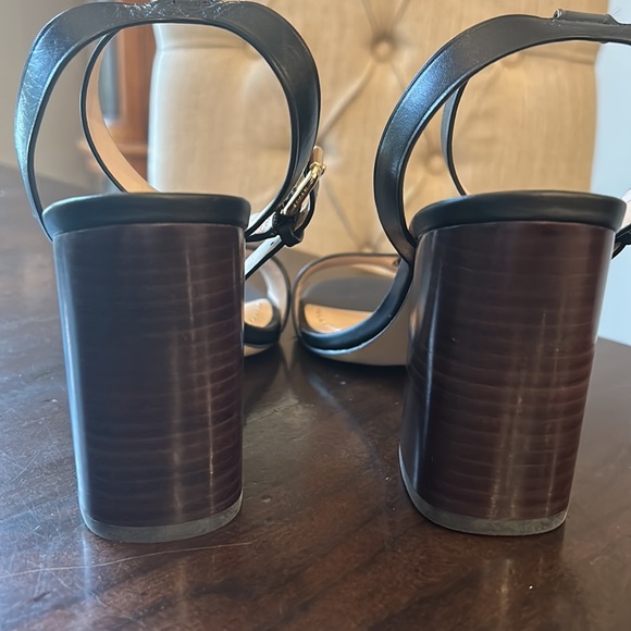 Coach Maddi sandal in unbelievably excellent condition! - Picture 6 of 16